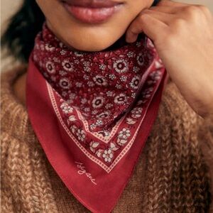 Sézane Gaston Scarf - Vintage rosewater flowers